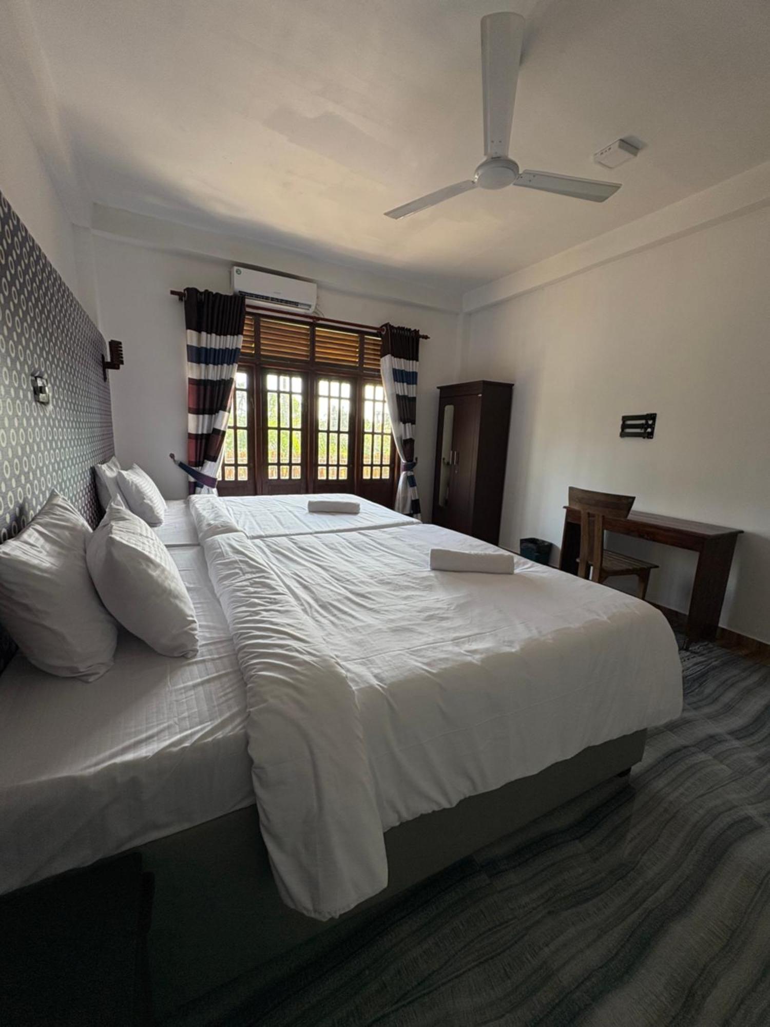 Wake N Flow, Weligama Bagian luar foto